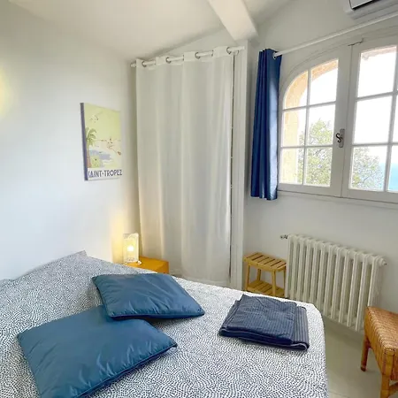 Holiday home Splendide Villa Vue Mer Plage Saint-Raphael *